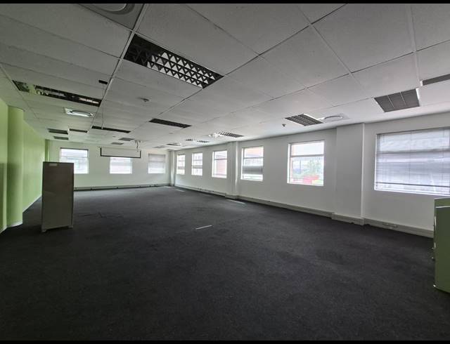 850M² OFFICE TO LET IN SUNNINGHILL